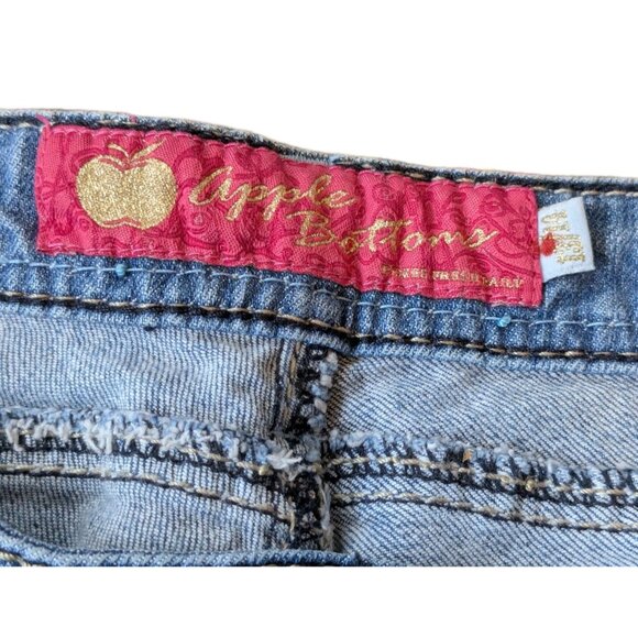 Apple Bottoms Low Rise Bootcut Jeans Size 13/14 Y2K Embroidered Apple 28” Inseam - Picture 6 of 16